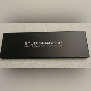 STUDIOMAKEUP Ease-to-Wear Eyeshadow Palette - Versatile Shades